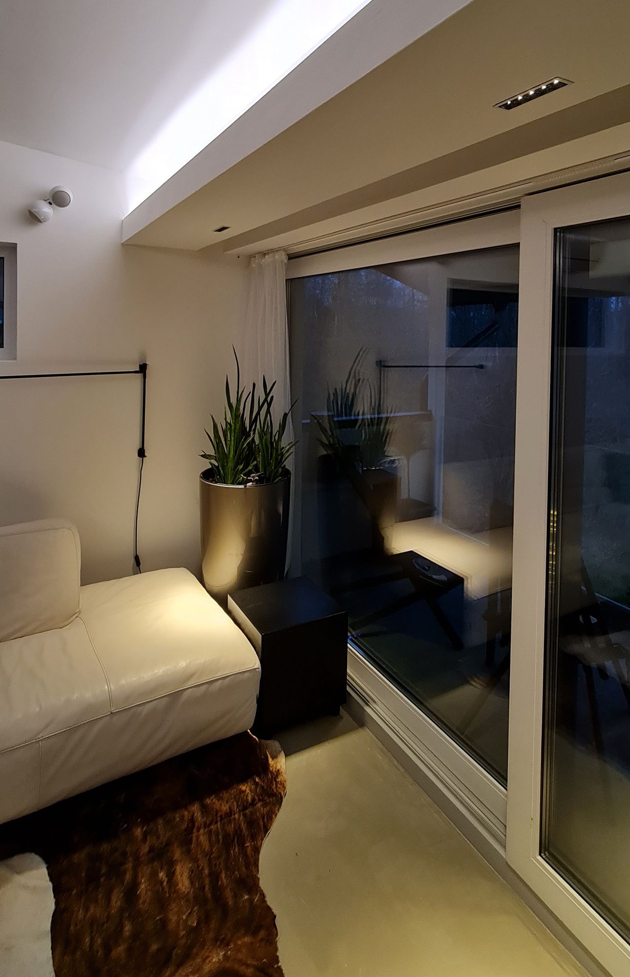 LINJA5 spot e luce indiretta